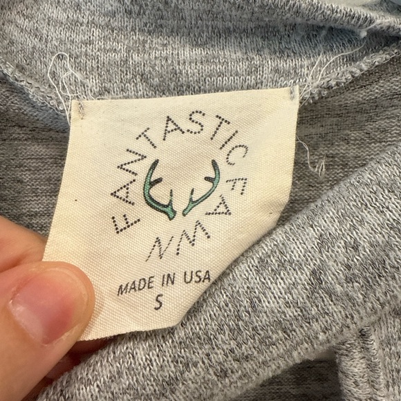 Fantastic Fawn Gray Ruffle Sleeve Keyhole Top | Size Small | Made in USA - Picture 3 of 4